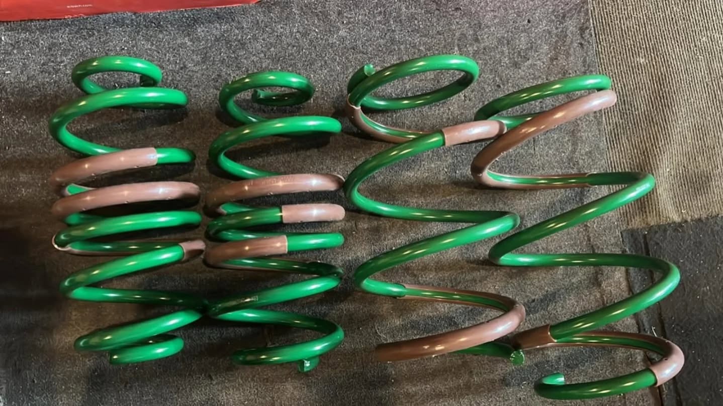 Tein S-Tech Lowering Kit PnP Innova Zenix